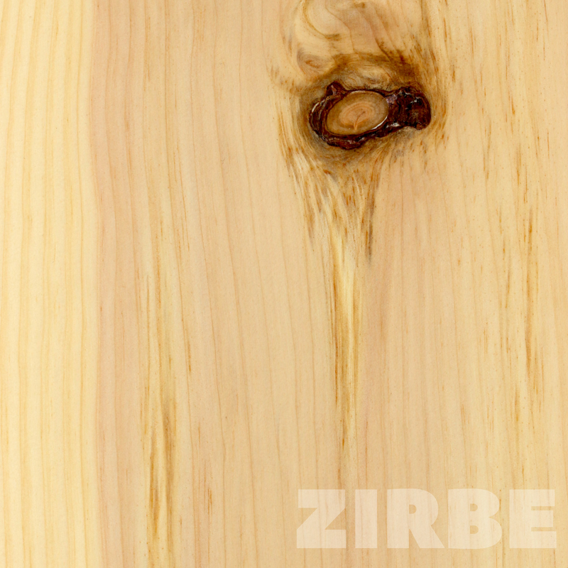 Ausschnitt Holzbrett Zirbe mit Maserung. Holzschmuck Zirbenholz